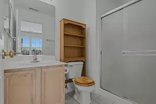 570 N Triumph Ct, Hainesville, IL 60073 - Photo 19