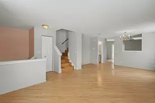 570 N Triumph Ct, Hainesville, IL 60073 - Photo 5