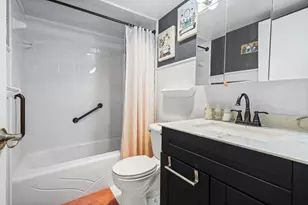 10831 S Keating Ave, Oak Lawn, IL 60453 - Photo 5