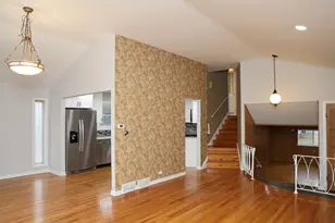 9622 Kildare Ave, Skokie, IL 60076 - Photo 7