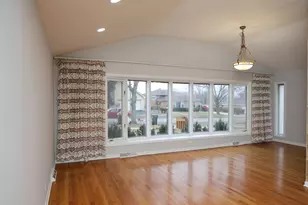 9622 Kildare Ave, Skokie, IL 60076 - Photo 9