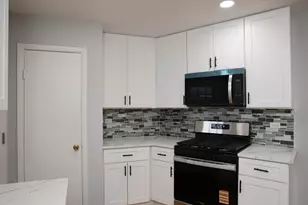 9622 Kildare Ave, Skokie, IL 60076 - Photo 5