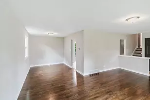 3316 Birchwood Dr, Hazel Crest, IL 60429 - Photo 3