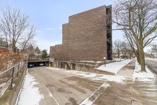 5019 Mulford St, Skokie, IL 60077 - Photo 23