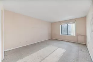 5019 Mulford St, Skokie, IL 60077 - Photo 15