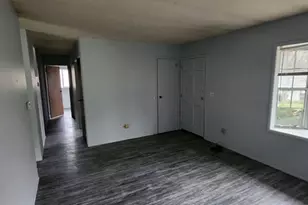 910 Timberline Dr, Danville, IL 61832 - Photo 3