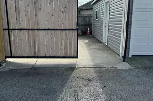 3145 W 42nd St, Chicago, IL 60632 - Photo 5