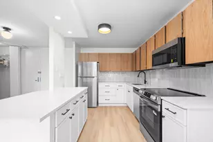 2020 N Lincoln Park W, Chicago, IL 60614 - Photo 3