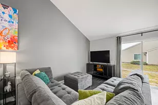 766 Colorado Ct, Carol Stream, IL 60188 - Photo 7