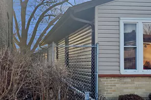 16628 Winchester Ave, Markham, IL 60428 - Photo 3