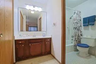 2420 W Talcott Rd, Park Ridge, IL 60068 - Photo 19