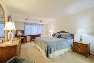 2420 W Talcott Rd, Park Ridge, IL 60068 - Photo 15