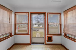 811 W Harvard St, Champaign, IL 61820 - Photo 7