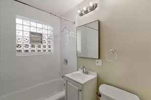 337 Custer Ave, Evanston, IL 60202 - Photo 9