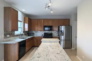 2310 Shiloh Dr, Aurora, IL 60503 - Photo 11