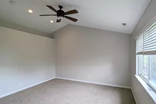 2310 Shiloh Dr, Aurora, IL 60503 - Photo 5