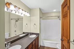 43W951 Fox Hill Ct, Saint Charles, IL 60175 - Photo 15