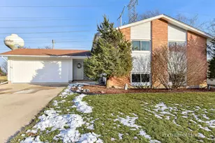 6705 Patton Dr, Woodridge, IL 60517 - Photo 1