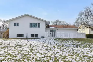 6705 Patton Dr, Woodridge, IL 60517 - Photo 25