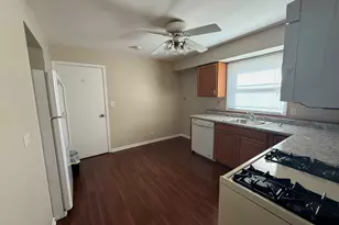 109 Central Ave, Roselle, IL 60172 - Photo 5