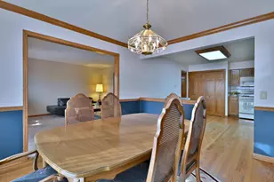 27W225 Ash Ct, Winfield, IL 60190 - Photo 9