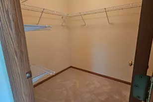 1111 Colonial Dr, Joliet, IL 60432 - Photo 11