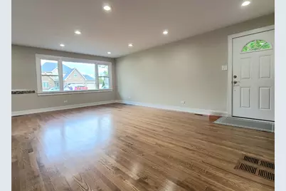 6437 W 82nd Street, Burbank, IL 60459 - Photo 13