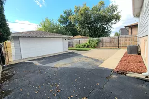 6437 W 82nd St, Burbank, IL 60459 - Photo 27