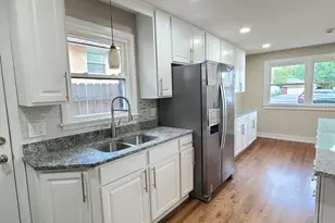 6437 W 82nd St, Burbank, IL 60459 - Photo 5