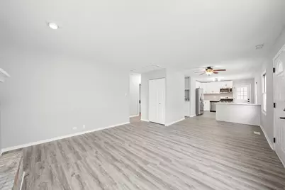 7652 Catalpa Avenue, Woodridge, IL 60517 - Photo 5