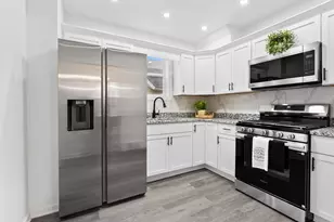 544 Charles St, Aurora, IL 60506 - Photo 9