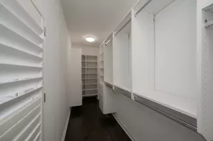 1701 W Byron St, Chicago, IL 60613 - Photo 27