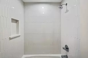 131 Harding Ct, Glen Ellyn, IL 60137 - Photo 29