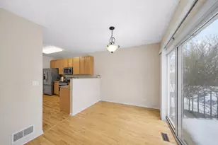 2295 Stoughton Dr, Aurora, IL 60502 - Photo 7