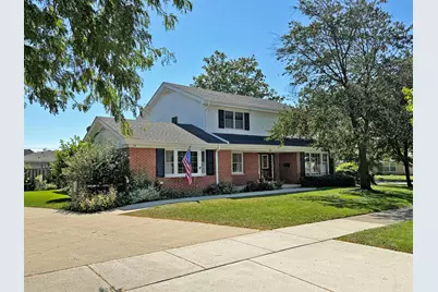 2405 E Miner Street, Arlington Heights, IL 60004 - Photo 1