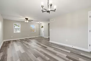 1313 Elizabeth St, Joliet, IL 60435 - Photo 9