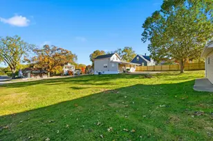 1313 Elizabeth St, Joliet, IL 60435 - Photo 21