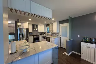 1100 Potter Rd, Park Ridge, IL 60068 - Photo 9