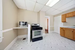 108-110 E Iroquois St, Freeport, IL 61032 - Photo 13