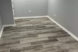 2049 E 93rd St, Chicago, IL 60617 - Photo 15