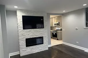 2049 E 93rd St, Chicago, IL 60617 - Photo 3