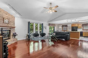 1115 Willowbrook Dr, Springfield, IL 62711 - Photo 3