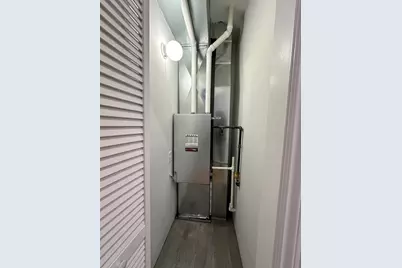 2002 W 21st Place #GDN, Chicago, IL 60608 - Photo 9