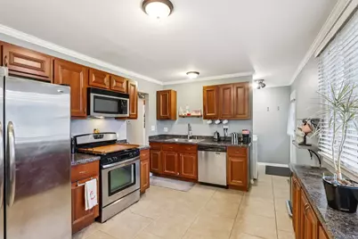 641 Winthrop Avenue, Glendale Heights, IL 60139 - Photo 5