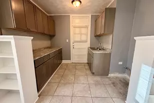 7928-30 S Indiana Ave, Chicago, IL 60619 - Photo 13