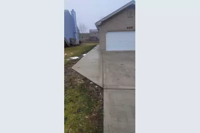 996 Hawthorne Drive, Crystal Lake, IL 60014 - Photo 15