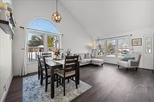 1305 Fox Meadow Ct, Saint Charles, IL 60174 - Photo 7