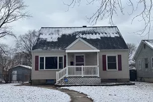 471 S Center Ave, Bradley, IL 60915 - Photo 1