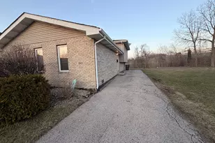 1501 Berg Dr, Dolton, IL 60419 - Photo 1