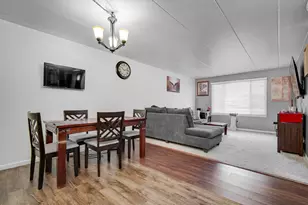 10210 Washington Ave, Oak Lawn, IL 60453 - Photo 9